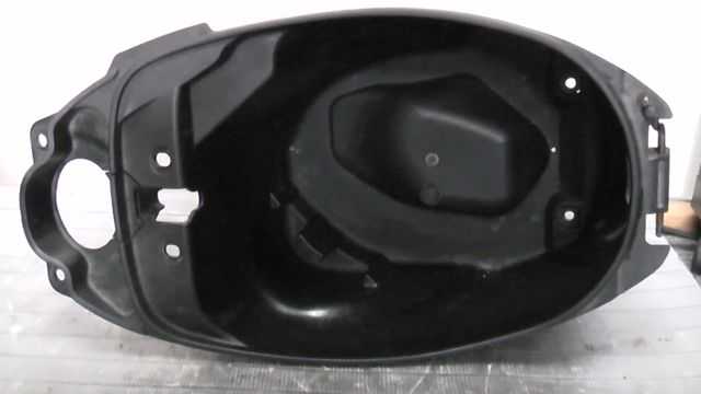 画像の拡大・明るさの変更ができます。 ディオ4スト AF62-1083xxx の メットインボックスの画像3
