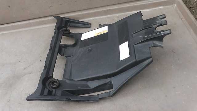 画像の拡大・明るさの変更ができます。 スカイウェイブ250 CJ43A-107xxx の シート下カバーの画像3