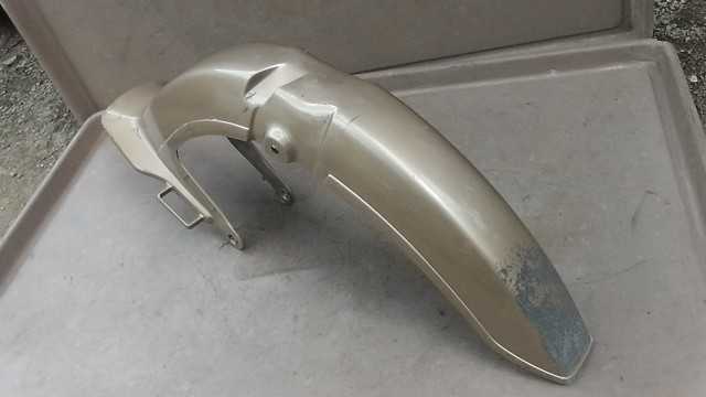 画像の拡大・明るさの変更ができます。 カブ50カスタム C50-8581xxx の フロントフェンダー キズの画像1