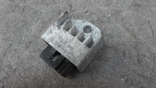 画像の拡大・明るさの変更ができます。 マグナ50 AC13-1006xxx の レギュレターの画像1