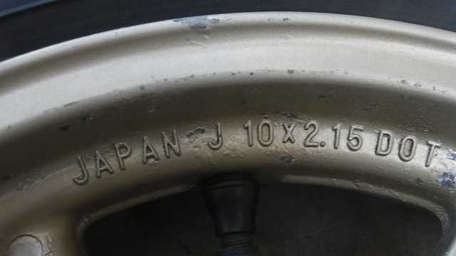 画像の拡大・明るさの変更ができます。 ライブディオZX最終 AF35 の フロントホイール 新品タイヤ付の画像3