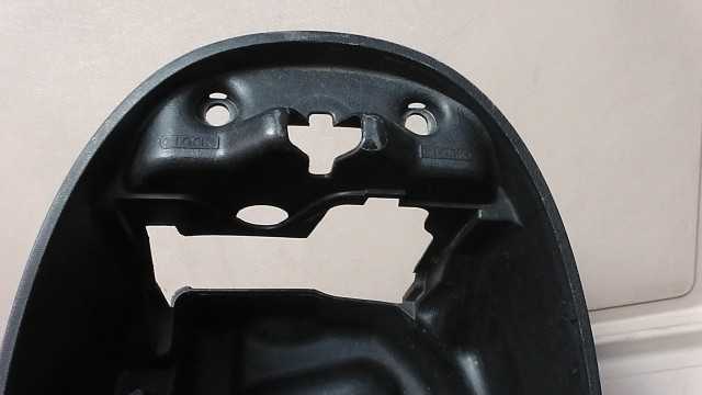 画像の拡大・明るさの変更ができます。 クレアスクーピーFI AF55 の メットインボックス 欠けの画像5
