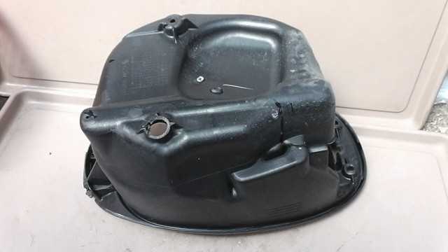 画像の拡大・明るさの変更ができます。 クレアスクーピーFI AF55 の メットインボックス 欠けの画像6
