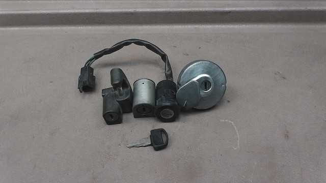 画像の拡大・明るさの変更ができます。 カブ12V AA01-1343xxx の キーセットの画像1