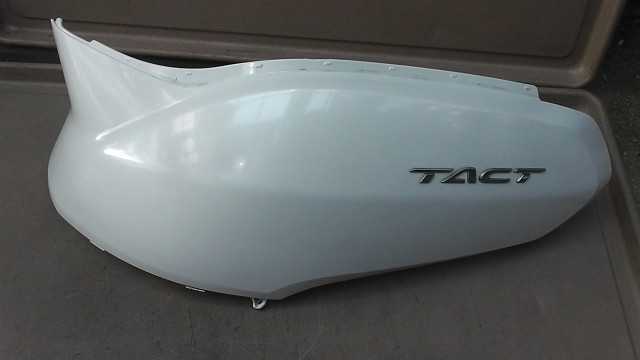 画像の拡大・明るさの変更ができます。 TACT4スト AF75 の ボディカバー 左 キズの画像1