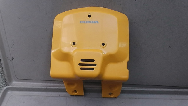 画像の拡大・明るさの変更ができます。 ZOOMER(ズーマー) AF58 の フロントカバー 爪折れの画像1