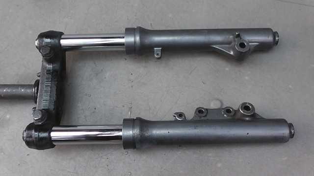 画像の拡大・明るさの変更ができます。 シグナス125SV SE07J-000xxx の フロントフォークの画像3