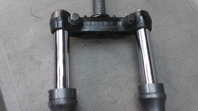 画像の拡大・明るさの変更ができます。 シグナス125SV SE07J-000xxx の フロントフォークの画像4