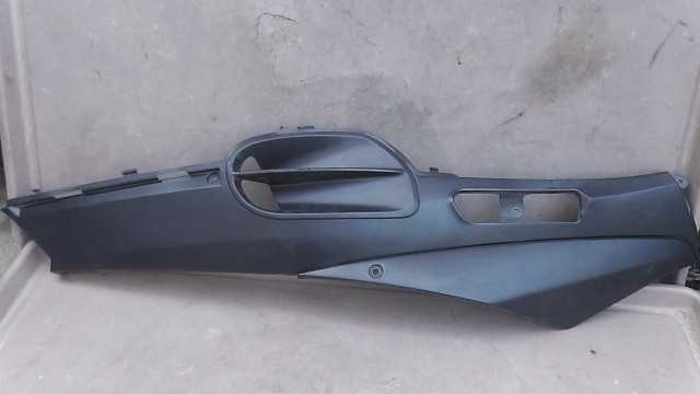 画像の拡大・明るさの変更ができます。 ヴェクスター125 CF42A-125xxx の サイドモール 右の画像1