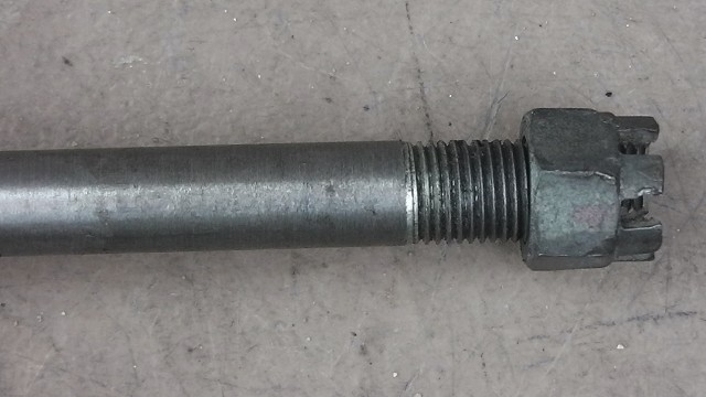 画像の拡大・明るさの変更ができます。 カブ90(CUB) 6V HA02 の リアアクスルシャフトの画像2