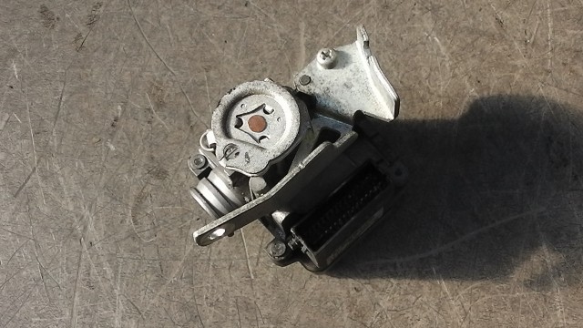 ティー スマートディオZ4 AF63-1003xxx の スロットルボディ