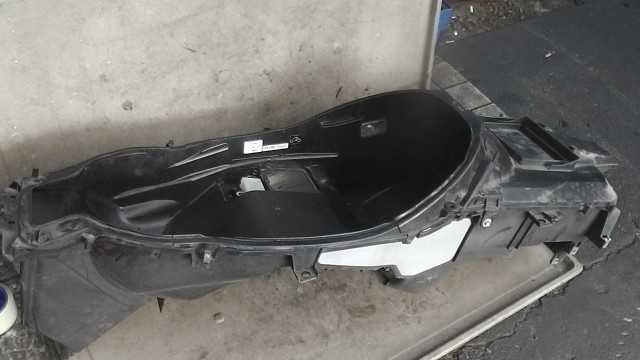 フォルツァZ MF08-1300 の メットイン ボックス