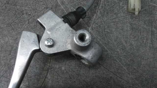 画像の拡大・明るさの変更ができます。 ヴェクスター125 CF42A-501 の ブレーキレバーホルダー 左の画像2