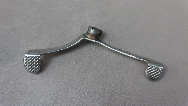 画像の拡大・明るさの変更ができます。 シャリー CF50-3406xxx の シフトペダル の画像1