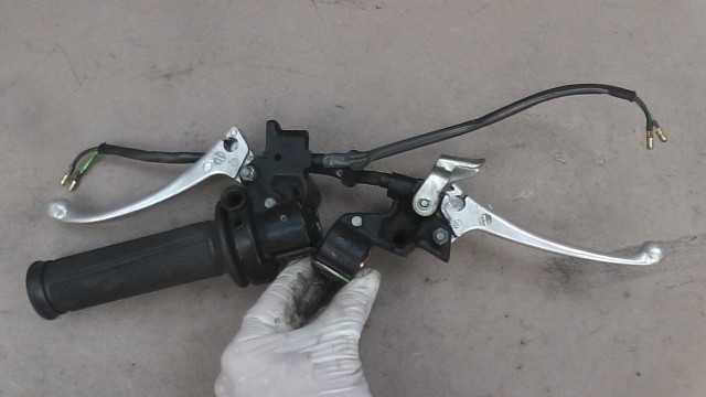 画像の拡大・明るさの変更ができます。 ディオフィット AF27 の ブレーキレバーホルダー 左右の画像5