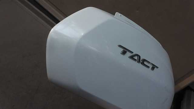 画像の拡大・明るさの変更ができます。 TACT4スト AF75-1003xxx の ボディカバー 右 傷Pの画像4