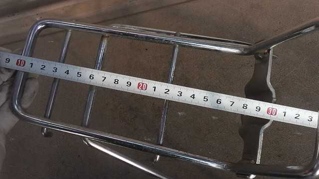 画像の拡大・明るさの変更ができます。 カブ12V AA01-1309xxx の フロントキャリア 点錆 の画像3
