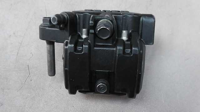 画像の拡大・明るさの変更ができます。 CB750 RC04-1005xxx の キャリパーの画像2