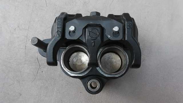 画像の拡大・明るさの変更ができます。 CB750 RC04-1005xxx の キャリパーの画像3