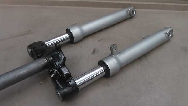 画像の拡大・明るさの変更ができます。 スーナー50SS RFBSB10BC5R433xxx の フロントフォークの画像2