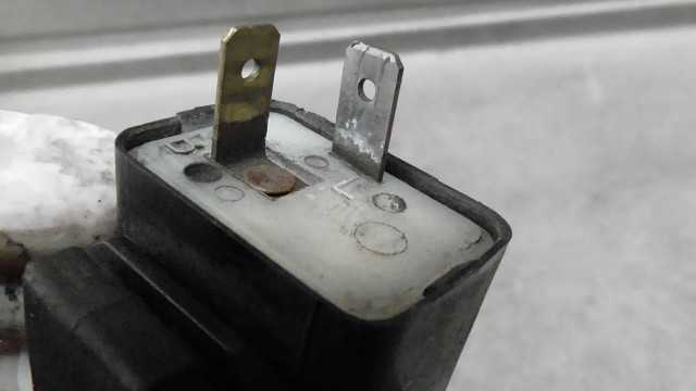 画像の拡大・明るさの変更ができます。 カブ 50 FI カスタム AA01 の ウインカー リレー の画像3