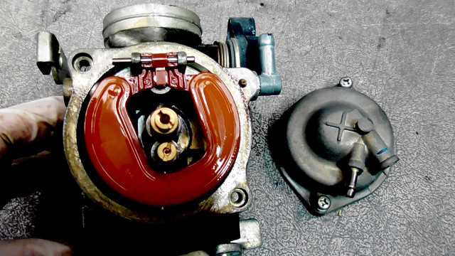 画像の拡大・明るさの変更ができます。 シャリー CF50-3900xxx の キャブレターの画像3