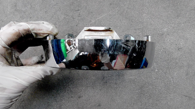 画像の拡大・明るさの変更ができます。 カブ12V AA01-1074xxx の ヘッドライトリム 傷の画像5