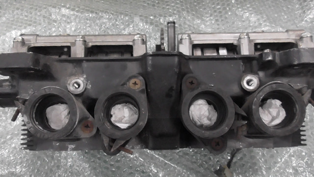 RF400R GK78A-103xxx の シリンダーヘッド