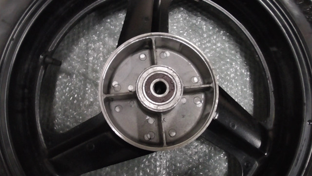 CB400SF-K NC39 の リアホイール タイヤ