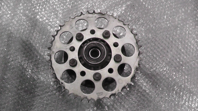 CB400SF VTEC SPEC2 NC39-1031xxx の スプロケット