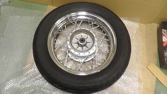 ドラッグスター250 VG02J-007xxx の リアホイール タイヤ