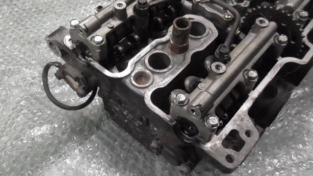 RF400R GK78A-103xxx の シリンダーヘッド